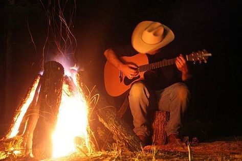 Guitar Country Aesthetic, Western Guitar Aesthetic, Campfire Guitar Aesthetic, Guitar Around Campfire, Country Guitar Aesthetic, Campfire Guitar, Campfires Photography, Cowboy Boyfriend, Campfire Aesthetic