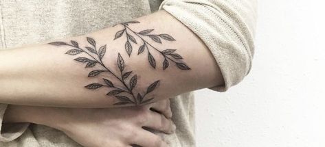 Vine Arm Tattoo, Arm Tattoo Ideas For Women, Laurel Tattoo, Arm Wrap Tattoo, Plant Tattoos, Arm Tattoo Ideas, Tattoo Ideas Males, Wrap Around Tattoo, Leaf Tattoo