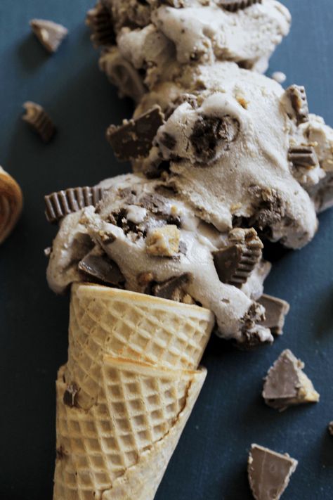 Learn to make a homemade version of the iconic Moose Tracks ice cream. If you love chocolate and peanut butter, this is the ice cream for you! This version of homemade moose tracks ice cream is made with chocolate ice cream, ganache, and chopped up Reese's peanut butter cups. This is the ultimate summer dessert recipe that's sure to keep you cool. Moose Tracks Ice Cream Recipe, Homemade Reeses Cups, Moose Tracks Ice Cream, Reeses Ice Cream, Cream Ganache, Peanut Butter Cup Ice Cream, Moose Tracks, Reese's Chocolate, Patty Cake