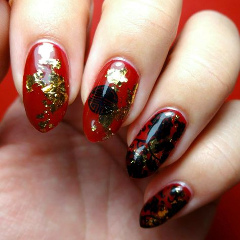 Red Nails With Gold Flakes, Mulan Nails, Diy Queen Of Hearts Costume, Nails Gold Flakes, Loyal Brave True, Diy Queen Of Hearts, Costume Collar, Queen Of Hearts Halloween Costume, Queen Of Hearts Halloween