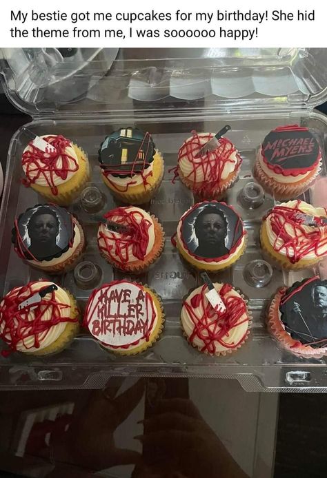 Dead By Daylight Cake, Michael Myers Cupcakes, Michael Myers Themed Party, Horror Movie Cupcakes, Michael Myers Birthday Cake, Scary Movie Birthday Party, Michael Myers Birthday Party, Horror Movie Cakes, Michael Myers Cake