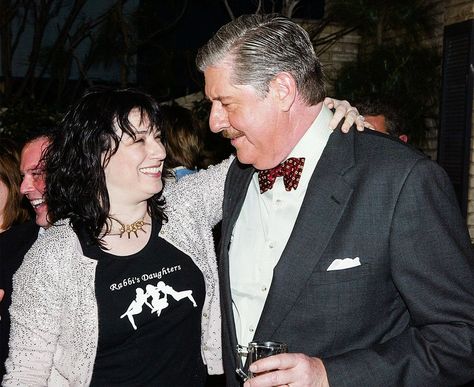 Herrmann with Gilmore Girls creator Amy Sherman-Palladino at the show’s 100th episode celebration, 2005. Edward Herrmann, Gilmore Girls Reunion, Complex Female Characters, Gilmore Girls Cast, Keiko Agena, Gilmore Girls Stuff, Richard Gilmore, Tv Dads, Amy Sherman Palladino