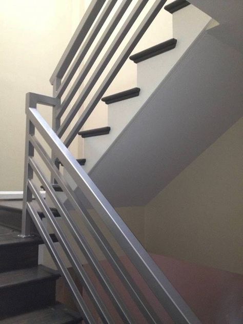 Metal Staircase Railing, Steel Stairs Design, Front Building Design, Steel Railing Design, Interior Stair Railing, Stair Rails, Staircase Railing Design, Metal Doors Design, House Main Gates Design