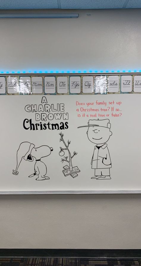 Holiday Whiteboard Ideas, Whiteboard Art Christmas, Winter White Board Ideas, Christmas White Board Drawing, White Board Christmas Drawings, Christmas Whiteboard Art, Thursday Morning Message, Christmas Whiteboard Ideas, Christmas White Board Ideas