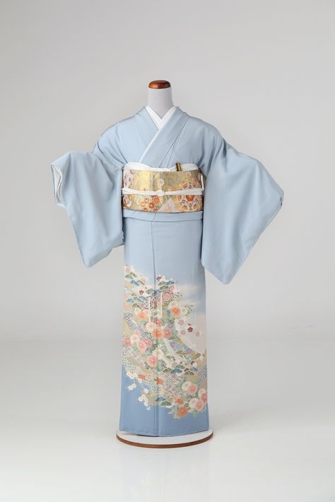 Kimono Styles, Japan Dress, Japanese Traditional Clothing, Kimono Japan, Traditional Japanese Kimono, Yukata Kimono, Kimono Vintage, Wedding Kimono, Blue Kimono