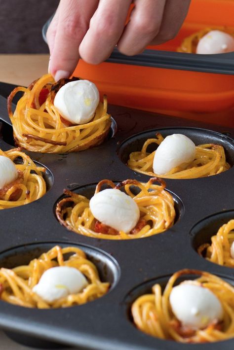 Leftover Noodles, Giada De Laurentiis Recipes, Leftover Spaghetti, Pies Maker, Giada De Laurentiis, Leftovers Recipes, Spaghetti Recipes, Eating Recipes, Muffin Tin