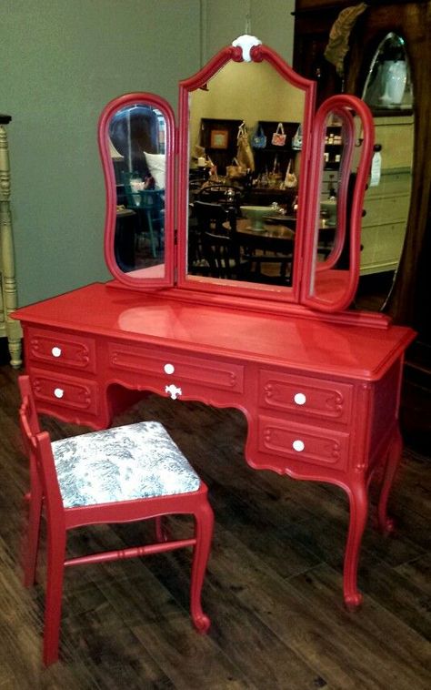 Vintage red furniture French Provincial Vanity, Red Vanity, Red Furniture, Hot Colors, Beautiful Swan, Bedroom Decorations, Betsy Ross, Bedroom Idea, Ugly Duckling