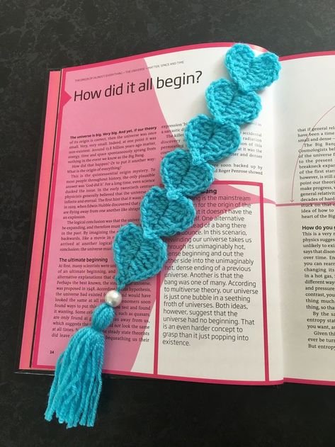 Crochet Bookmarks Free Patterns, Easy Crochet Bookmarks, Bookmarks Ideas, Penanda Buku, Crochet Bookmark Pattern, Crochet Bookmark, Gifts Crochet, Bookmark Ideas, Crocheting Patterns