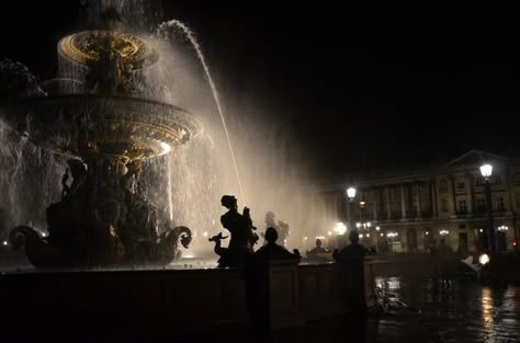 Deadly Nightshade, المملكة العربية السعودية, The Fountain, Night Aesthetic, City Aesthetic, Laptop Wallpaper, Pretty Places, Yule, Old Money