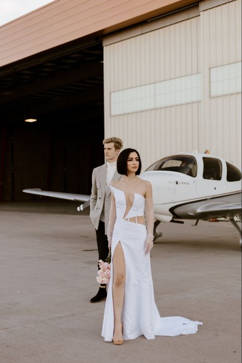 Aviation Couple Photoshoot, Airplane Hangar Photoshoot, Airplane Hanger Photoshoot, Airport Photoshoot Ideas, Hangar Photoshoot, Airplane Elopement, Plane Photoshoot, Pilot Couple, Airport Couple