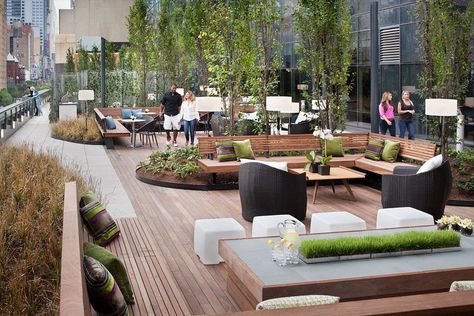 If you're a New York City rental building these days, a mere communal terrace and one-room gym just won't cut it. To charge the kinds of extravagant rents that are de rigueur, there have to be... Roof Terraces, Roof Garden Design, Balkon Decor, Rooftop Gardens, Rooftop Design, Rooftop Terrace Design, Decoration Restaurant, Rooftop Lounge, Beach Lounge