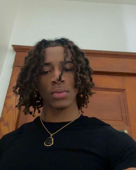 Hair Twists Black, Dreadlocks Men, Black Hair Cuts, Redhead Men, Cute Dreads, Taper Fade Haircut, Dreadlock Hairstyles For Men, Light Skin Men, Black Men Haircuts