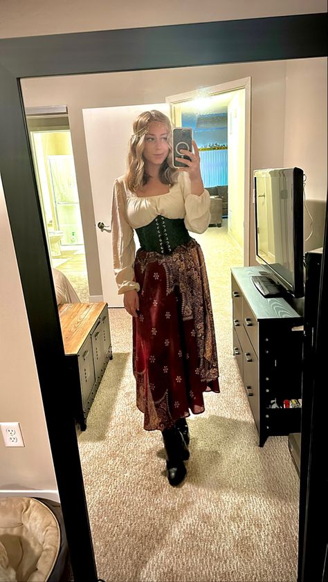 Fortune Teller Aesthetic Outfit, Fortune Teller Halloween Costumes, Fortune Teller Outfit, Fortune Teller Costume, Staff Party, Elf Costume, Oc Inspo, Fortune Teller, Thursday Night