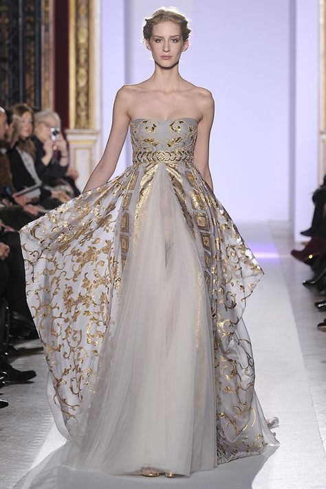 Zuhair Murad Spring Couture 2013 Asgardian Dress, Zuhair Murad Haute Couture, Toronto Fashion, Spring Couture, Looks Party, Couture Mode, Zuhair Murad, Gorgeous Gowns, Gold Dress