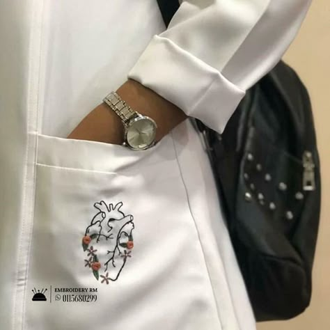 Lab Coat Fashion, Doctor Quotes Medical, Medical Scrubs Fashion, Aesthetic Doctor, Medical School Life, Medical Pictures, Medical Student Motivation, Nurse Aesthetic, Med School Motivation