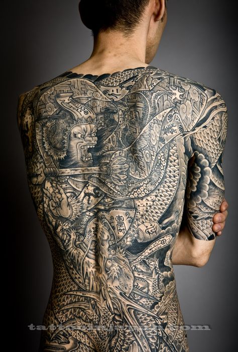 Horiyoshi IIITattoo in Japan Horiyoshi Iii Tattoo, Iii Tattoo, Horiyoshi Iii, Tattoo Museum, Japanese Tattoo Artist, Traditional Japanese Tattoo Designs, Torso Tattoos, Yakuza Tattoo, Tattoo Skin