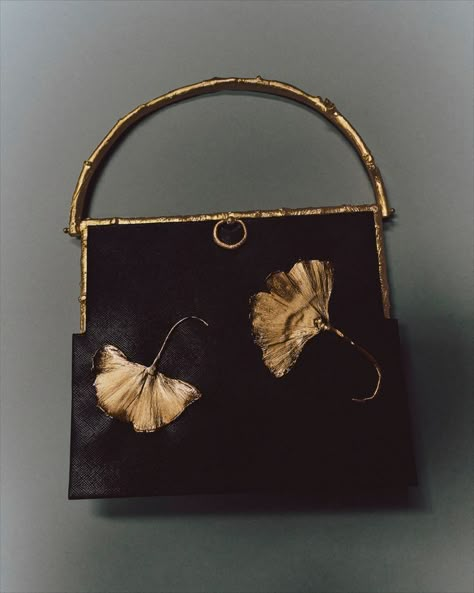 Claude Lalanne, Hand Bags For Women, My Style Bags, Vintage Evening Bags, Textile Bag, Vintage Clutch, Purse Brands, Pretty Bags, Embroidered Bag