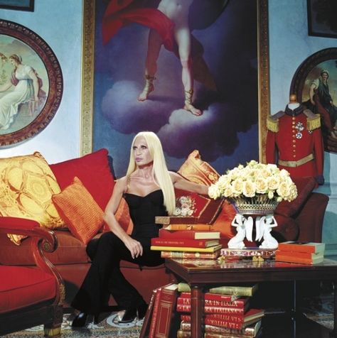 Donatella Versace at the family retreat at Lake Como. What it takes to carry on the Versace legacy: http://nyr.kr/1HcDDcR (Photograph by Miles Aldridge) Lauren Collins, Miles Aldridge, Roman Sculpture, Viola Davis, Versace Brand, Donatella Versace, Maisie Williams, Caravaggio, Iconic Photos