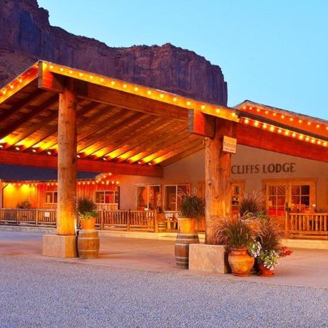 eDreams: Hotels in Springdale. Book your hotel now! Utah Resorts, Utah Bucket List, Zion Canyon, Southwest Usa, Luxury Rentals, Colorado River, Summer Road Trip, Arches National Park, Best Western