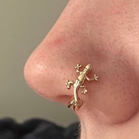 Fun Nose Piercings, Cute Nostril Jewelry, Fun Nose Studs, Cool Nose Rings, Nose Piercing Jewelry Snake, Dragon Nose Piercing, Hippy Nose Piercing, Nose Piercings, Aztec Nose Piercing