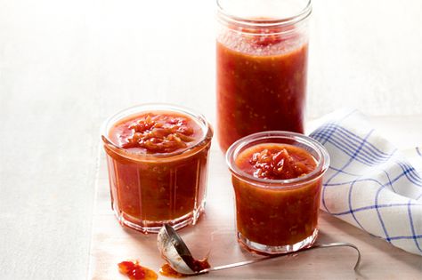 A simple variation of tomato relish that has been lovingly prepared in my Beechworth kitchen with my home-grown tomatoes for some years now. Summery Foods, Rhubarb Jam Recipes, Strawberry Rhubarb Jam, Rhubarb Jam, Tomato Relish, Relish Recipes, Vegetarian Curry, Tomato Chutney, Chutney Recipe