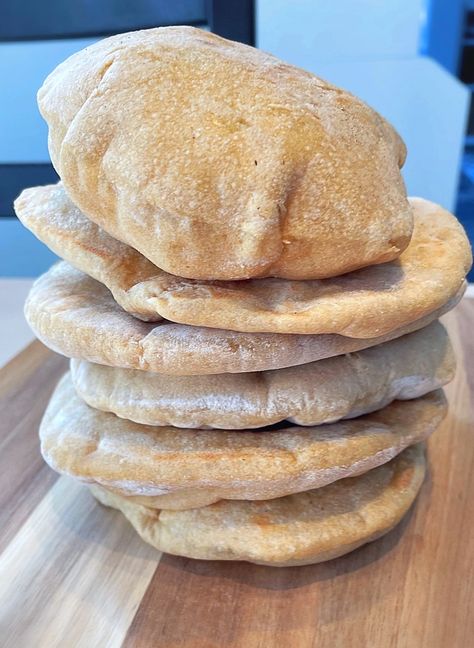 Whole Wheat Sourdough Pita (Oil-Free) Garlic Naan Bread Recipe, Whole Wheat Pita Bread, Homemade Pita, Homemade Pita Bread, Pita Bread Recipe, Whole Wheat Sourdough, Recipes With Naan Bread, Homemade Bread Easy, Whole Wheat Pita