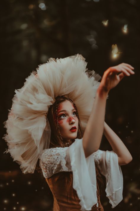 Mushroom girl Mushroom Photoshoot, Cottage Core Photoshoot, Mushroom Girl, Fairies Photos, Photography Inspo, Larp, Cottage Core, Photography Ideas, Fairy Tales