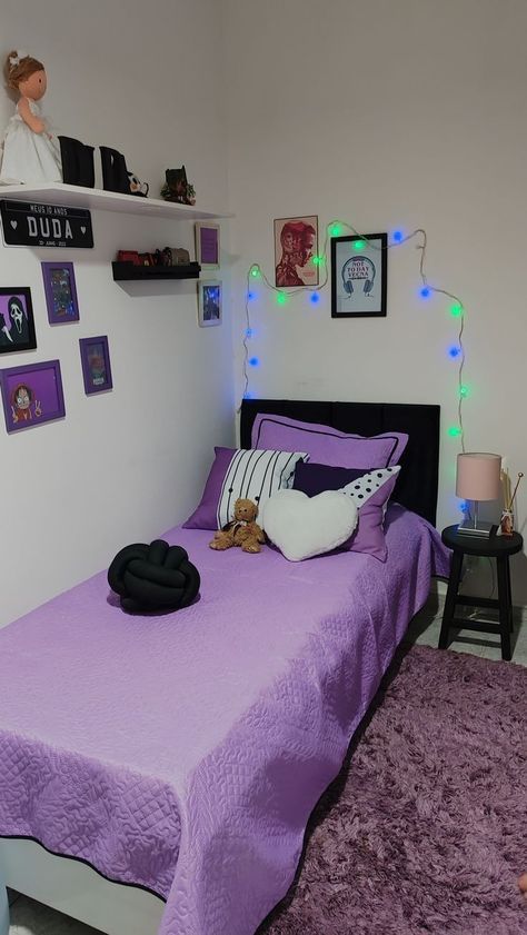 Purple Decor Bedroom, Simple Bedroom Ideas For Small Rooms, Carpet Ideas 2023, Small Room Makeover, Bedroom Ideas For Small Rooms Diy, Bedroom Ideas For Small Rooms Cozy, Dorm Room Styles, Girly Room Decor, Hostel Room