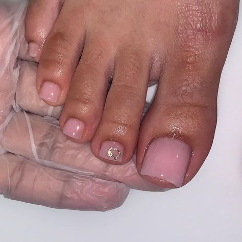 Madi the Artist on Instagram: “Toe overlay 🌸 This something I’m considering adding to my list of services. I’ll be doing a few overlays this month just to see how I like…” Acrylic Overlay, Acrylic Toe Nails, Acrylic Toes, Cute Toe Nails, Cute Toes, Acrylic Nails Coffin Short, Acrylic Nails Coffin, Pretty Acrylic Nails, Best Acrylic Nails