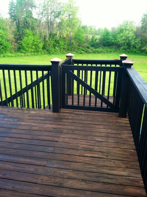 Two toned deck Deck Stain Colors, Deck Skirting, Deck Railing Ideas, Deck Makeover, Deck Colors, Railing Ideas, Deck Paint, Staining Deck, Deck Railing