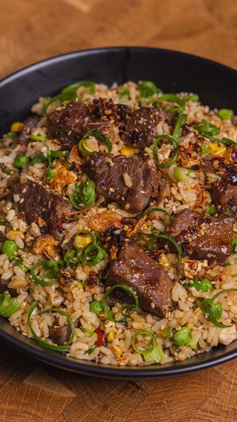 Genio Ng | Golden Steak Fried rice - Better than TAKEOUT Fragrant, golden fried rice tossed with aromatics, topped with a perfectly cooked… | Instagram Lemongrass Fried Rice, Brisket Fried Rice, Steak And Rice Recipes, Steak Fried Rice, Asain Food, Steak Rice, Beef Fried Rice, Steak And Rice, Better Than Takeout