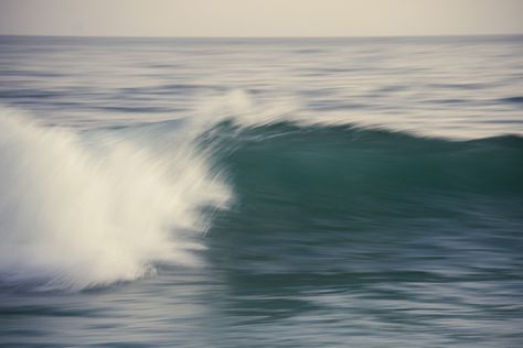 Blurry Ocean Aesthetic, Sea Film Photography, Ocean Film Photography, Surf Film Photography, Waves Cinematography, Ocean Cinematography, Heat Waves Aesthetic, Waves Movie Aesthetic, Waves Film