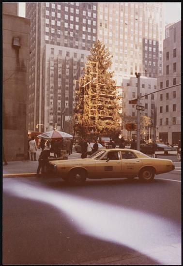 Christmas In New York City, Holidays In New York, Rockefeller Center Christmas Tree, Rockefeller Center Christmas, New York City Christmas, Blaze Of Glory, Christmas In New York, Vintage Christmas Photos, Norway Spruce