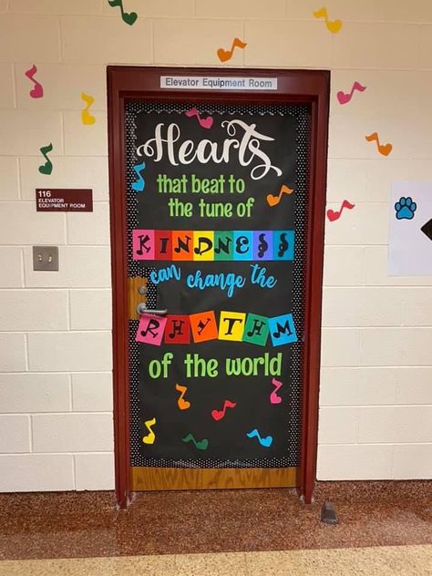 Choir Door Decoration, Music Quotes For Classroom, Music And Art Bulletin Board Ideas, Music Classroom Bulletin Boards Cute Ideas, Cute Music Bulletin Boards, Dance Room Decoration Ideas In School, Orchestra Room Decor, Band Bulletin Board Ideas, Music Classroom Door Decorations