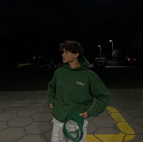 Green Hoodie Outfit, Cap Outfit Men, Green Hoodie Men, Hoodie Outfit Men, Van Dutch, Guys Fits, Guy Fits, Cap Outfit, Mens Summer Outfits