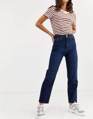 ASOS DESIGN Recycled Farleigh high waisted straight leg jeans in dark stonewash blue with bleach crease Blue Jeans Outfit Summer, Dark Blue Jeans Outfit, Blue Jeans Outfit, High Waisted Straight Leg Jeans, Sustainable Womens Clothing, Blue Jean Outfits, Jeans Outfit Women, Jeans Outfit Summer, Dark Blue Jeans