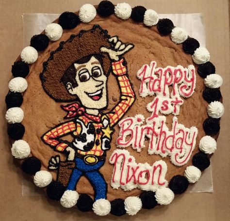 Woody Toy Story cookie cake Toy Story Cookie Cake, Cookie Cake Ideas, Toy Story Cookies, Cookie Cake Designs, Cottage Food, 3 Birthday, Cookie Cake Birthday, Cookie Cakes, Toy Story Cakes