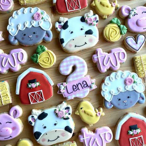 Cow Cookies, Farm Cookies, Pig Cookies, Horse Cookies, Farm Themed Birthday Party, Vanilla Sugar Cookie, Farm Animal Birthday, Barnyard Birthday, Farm Birthday Party