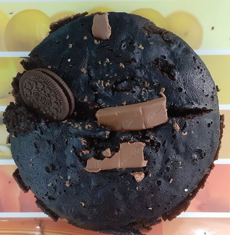 @Delicious_Corner: Oreo cake Without Judgement, Oreo Biscuits, Cup Of Milk, Being Present, Oreo Cake, Food Garnishes, Vanilla Essence, At Last, Yummy Cakes