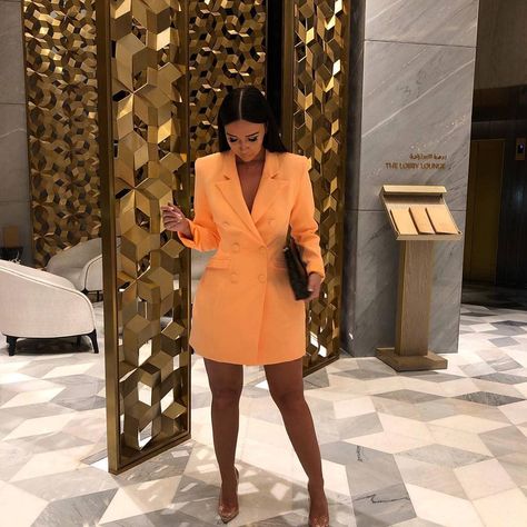 Style on fleek ✅✅ Msw Graduation, Blazer Dress Outfits, Orange Streetwear, Blazer Suit Women, Stylish Tips, Long Blazer Jacket, Chique Outfit, Orange Blazer, Blazer Mini Dress