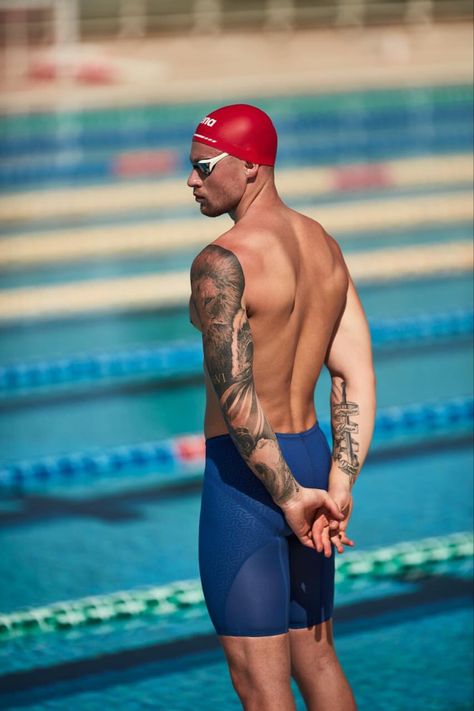 Adam Peaty Wallpaper, Adam Peaty Swimming, Michael Phelps Swimming, Adam Peaty, Wolf Tattoo Ideas, Gym Bro, S Tattoos, Michael Phelps, Wolf Tattoo