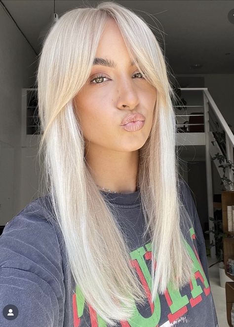 Ash Blonde Hair Balayage, Pretty Blonde Hair, Ash Blonde Hair, Long Hair With Bangs, Platinum Blonde Hair, Sleek Hairstyles, Haircuts For Long Hair, Long Straight Hair, Long Blonde Hair