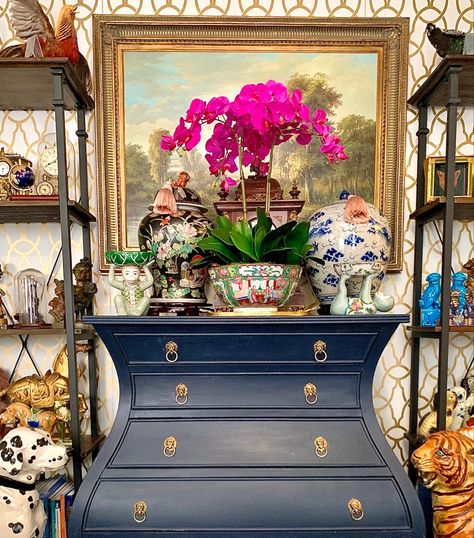 Craftsman Beach House, Hampton Decor, Chinoiserie Interior, Grand Millennial Decor, Grandmillenial Style, Faux Floral Arrangement, French Style Homes, Orchid Arrangements, Victorian Decor