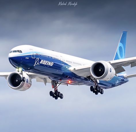 Boeing Wallpaper, Boeing 777x, Atom Punk, Plane Pictures, On The Wings Of Love, Command Centers, Airplane Wallpaper, Airplane Photography, Armored Truck