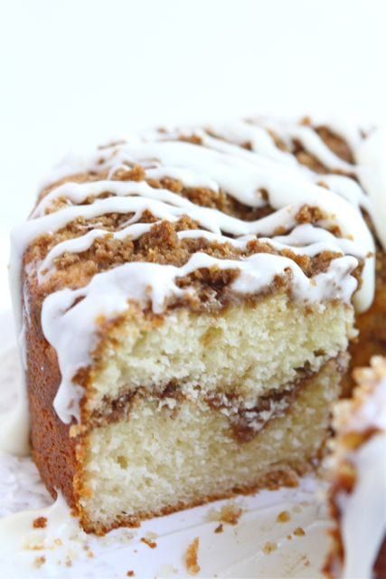 Greek Yogurt Coffee Cake, Yogurt Coffee Cake, Yogurt Coffee, Breakfast Coffee Cake, Yogurt Dessert, Cinnamon Coffee Cake, Coffee Cake Recipe, Cinnamon Cake, Coffee Cake Recipes