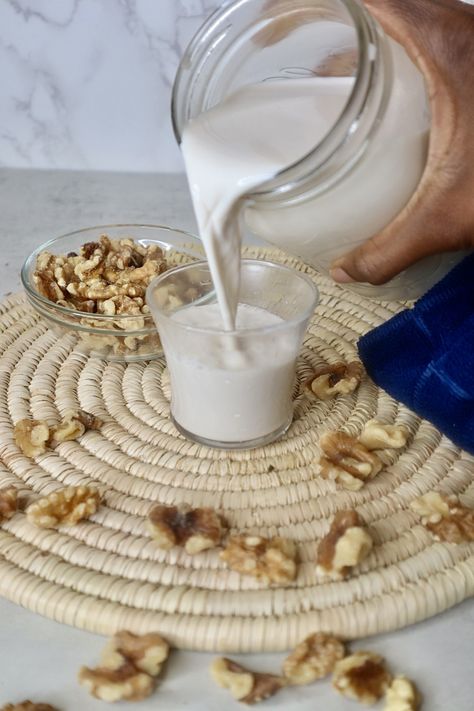 Creamy Homemade Walnut Milk - Ital Eats and Treats Walnut Milk Recipe, Peanut Milk, Peanut Punch, Walnut Milk, Jamaican Breakfast, Health Benefits Of Walnuts, Hemp Milk, Roasted Walnuts, Nut Milk Bag