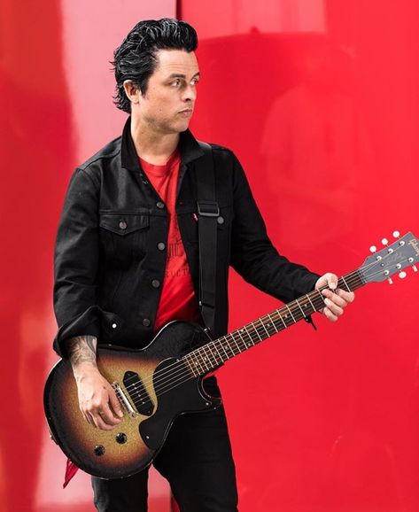 Billie Joe Armstrong / The Longshot via instagram, April 16, 2018 Billy Joe Armstrong, Marry Me Quotes, Billie Green Day, Green Day Billie Joe, Punk Style Outfits, Mike Dirnt, Tré Cool, Welcome To Paradise, Joe Armstrong