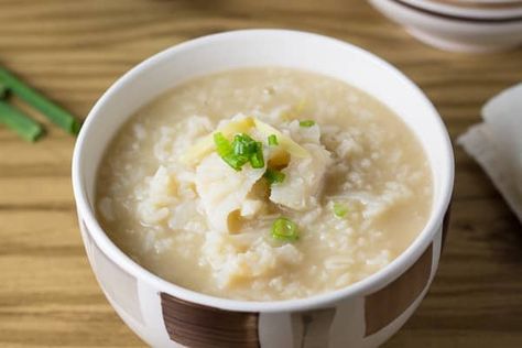 Fish Porridge Recipe, Seafood Congee Recipe, Asian Porridge Recipes, Chinese Porridge Recipes, Fish Rice Recipe, Easy Congee, Fish Congee Recipe, Fish Congee, Chinese Porridge