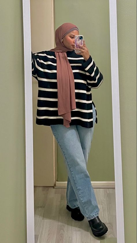 Striped Jersey Outfit, Jeans Outfit Modest, Modest Shirt, Straight Jeans Outfit, Outfit Modest, Jeans Outfits, Jersey Outfit, Striped Jersey, Long T