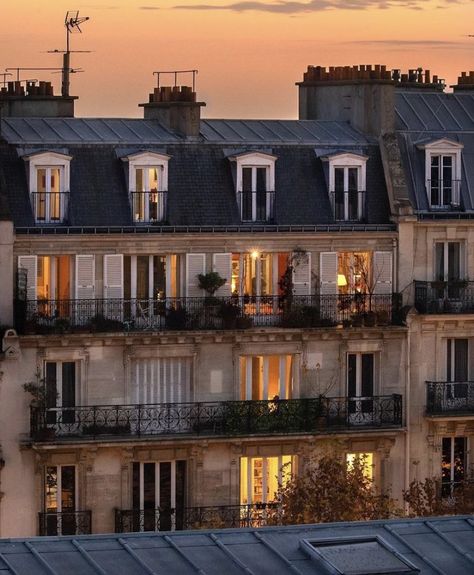 Parisian Apartment Exterior, Moon And Sun Painting, Paris View, Apartment Exterior, Paris Aesthetic, Parisian Apartment, Paris Apartments, Instagram Look, Window View